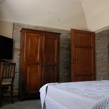 Appartamenti Cenni - Relais Su Lago Varsi Kültér fotó