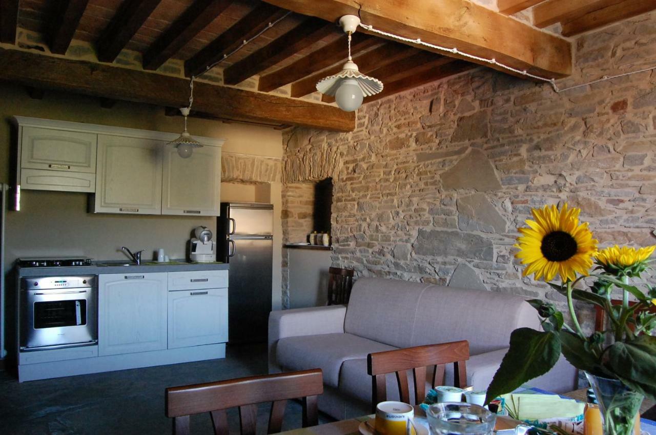 Appartamenti Cenni - Relais Su Lago Varsi Kültér fotó