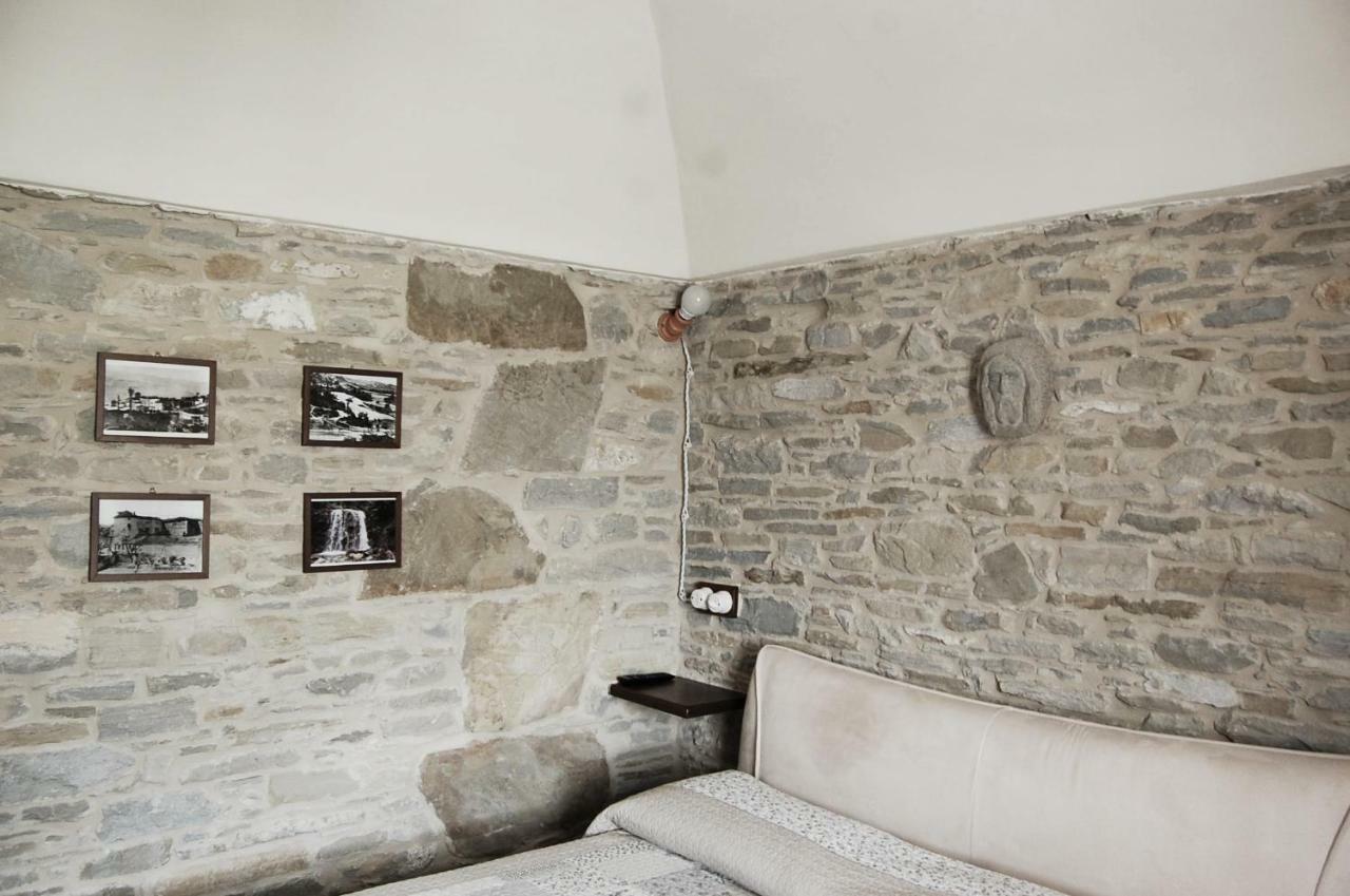 Appartamenti Cenni - Relais Su Lago Varsi Kültér fotó