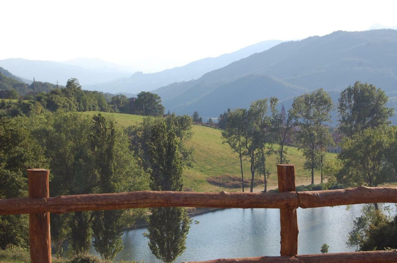 Appartamenti Cenni - Relais Su Lago Varsi Kültér fotó