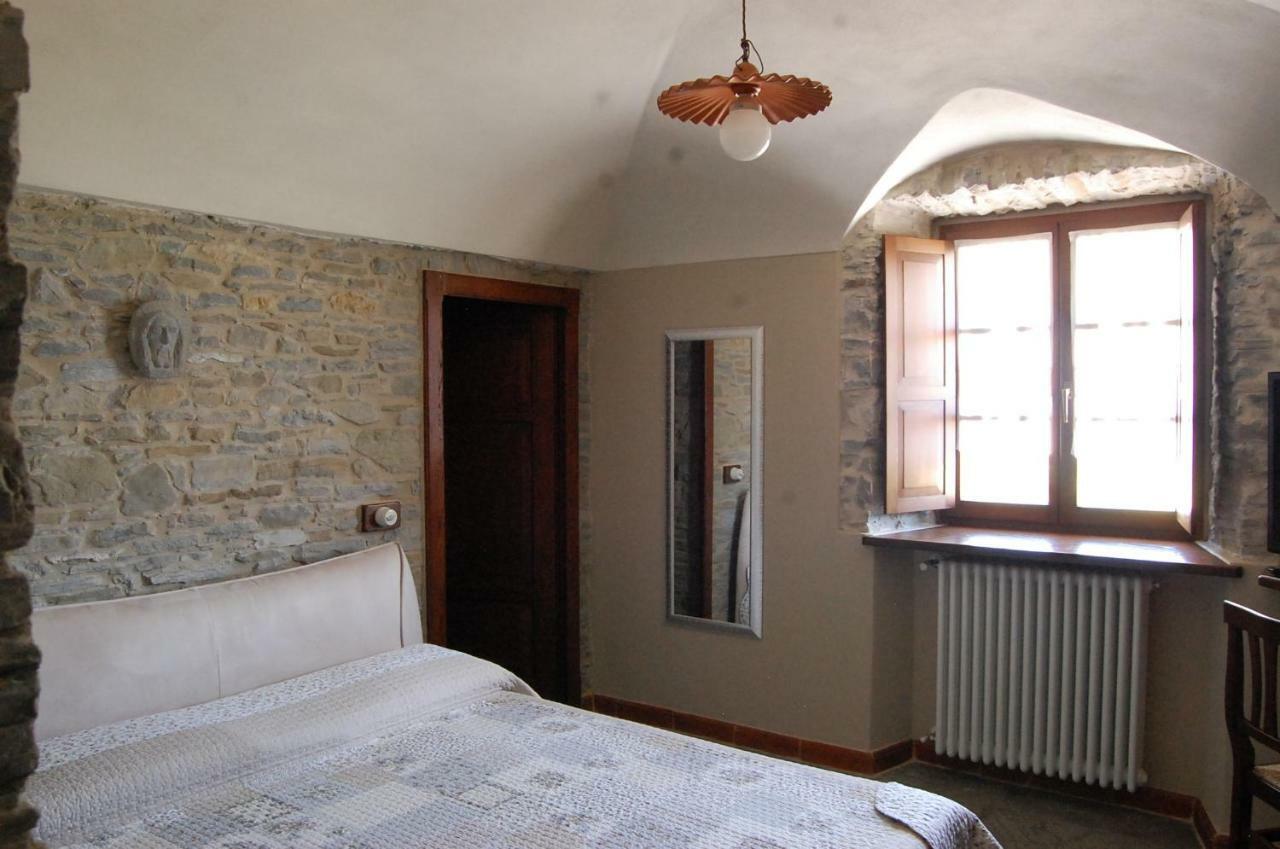 Appartamenti Cenni - Relais Su Lago Varsi Kültér fotó